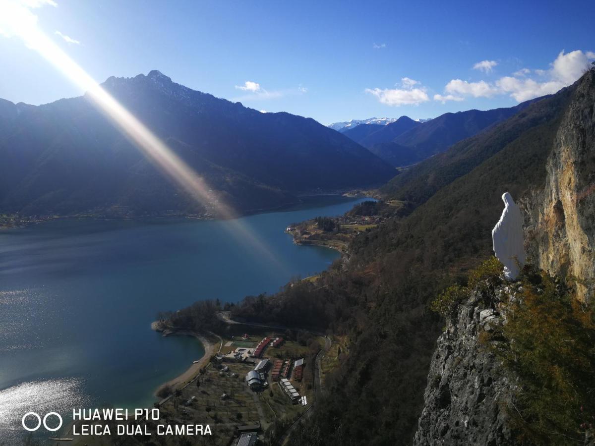 Casa Luca E Cristina Villa Mezzolago Buitenkant foto