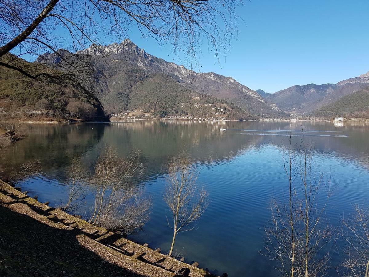 Casa Luca E Cristina Villa Mezzolago Buitenkant foto